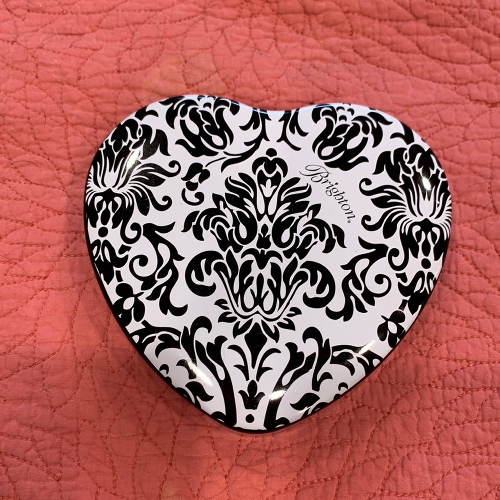 Brighton tin case for jewelry no dentS
